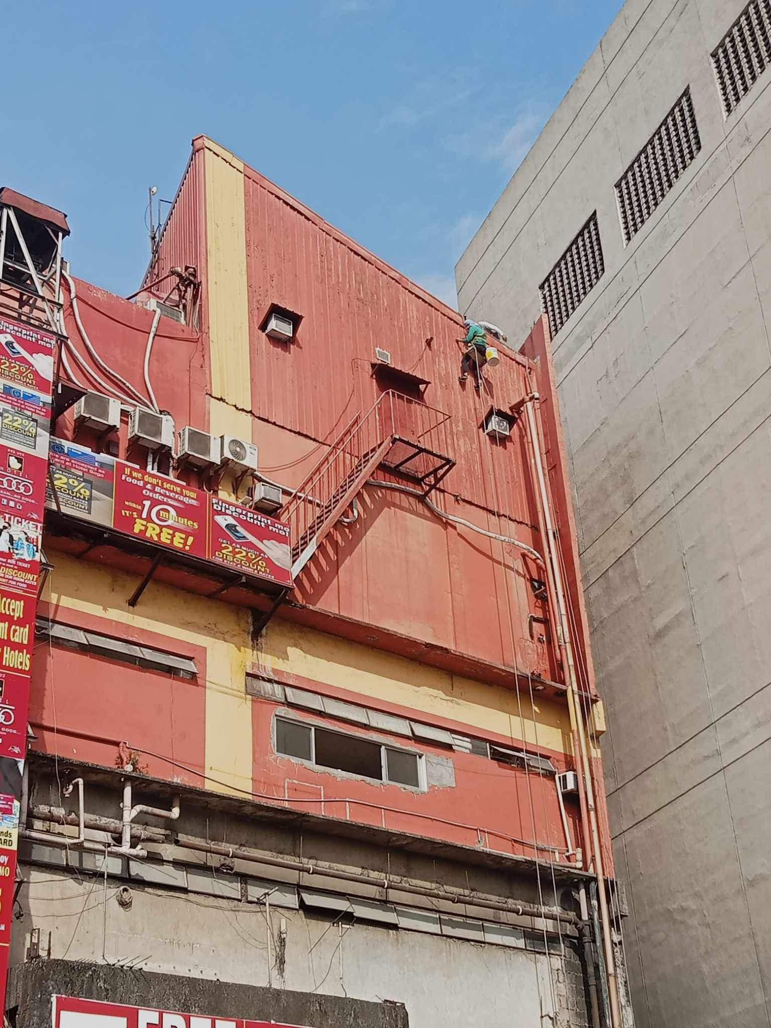 Hotel Sogo, Monumento in Monumento, Caloocan, project by Irenedion Builders